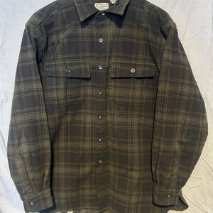 L.L. Bean Men's Green Plaid Casual Button Down Shirt